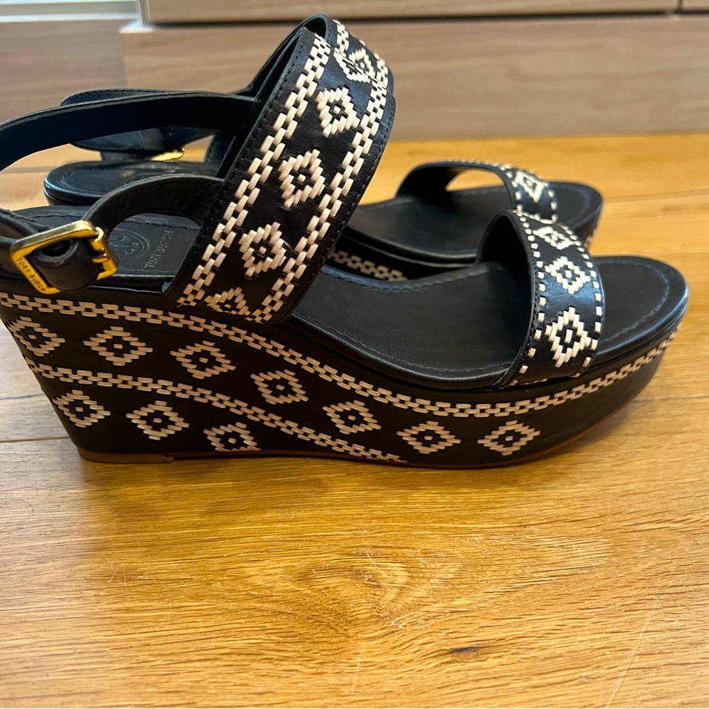 Tory Burch black leather with cream weave…